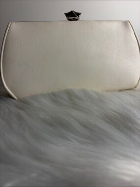 Elegant Cream Women’s Clutch Bag Vintage Leather